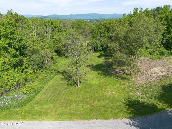 10 Miller View Rd, Great Barrington, MA 01230