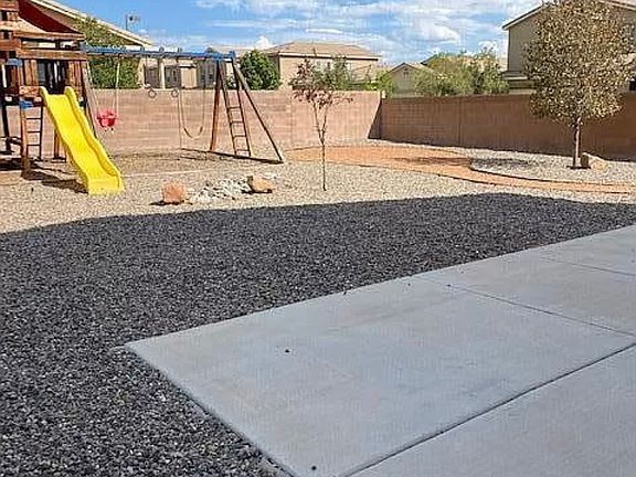 5th image of 2335 Vista De Colinas Dr SE