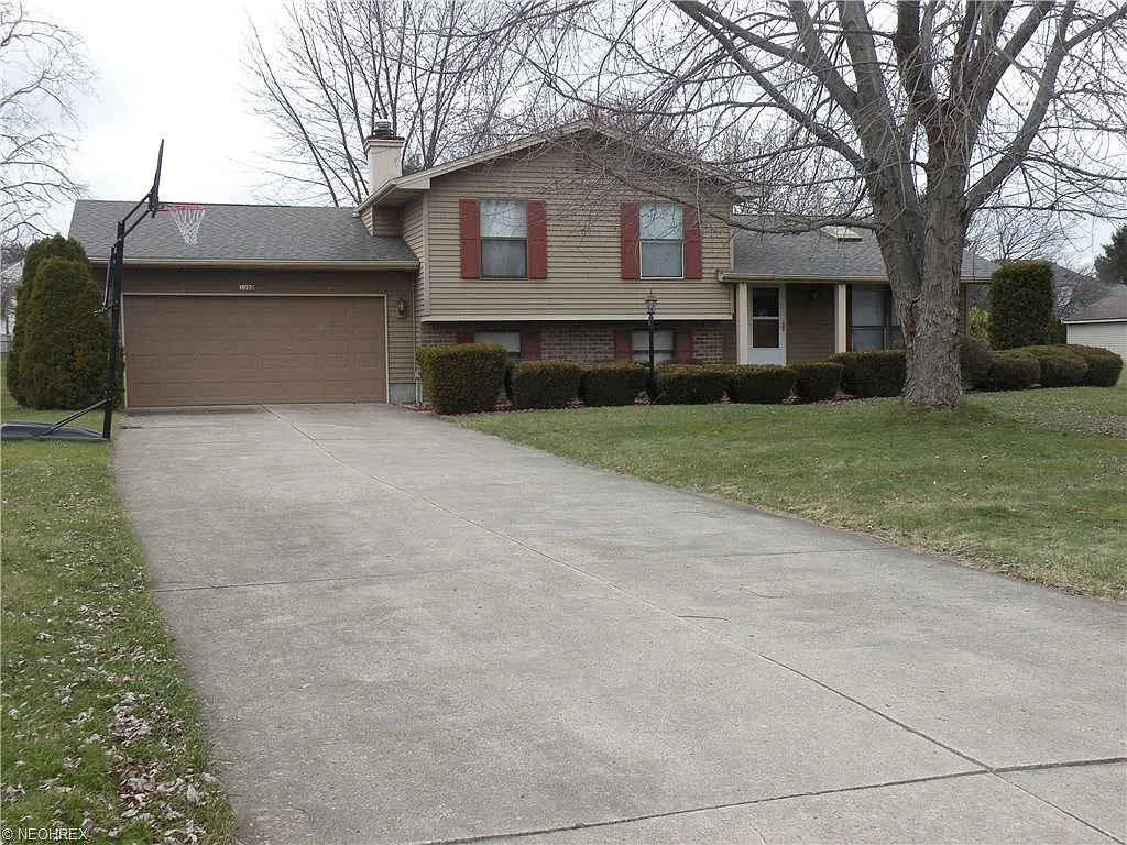 1350 Pheasant Ct photo 1