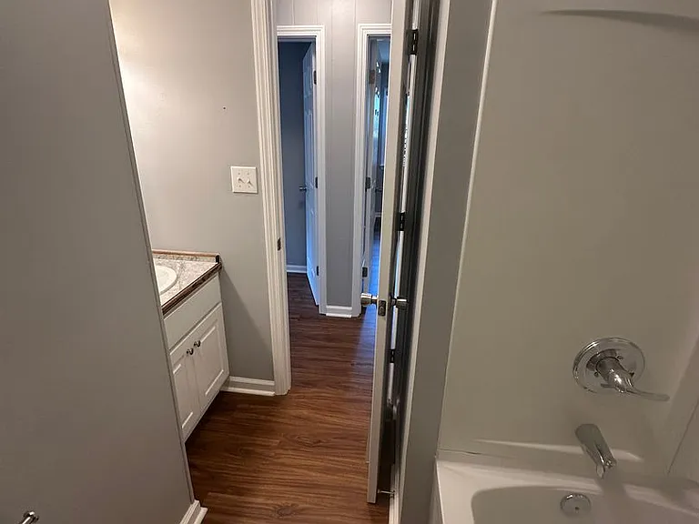 434 James St — Photo 22