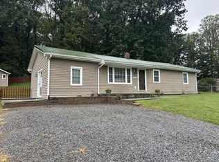 330 Fox Fire Rd, Max Meadows, VA 24360