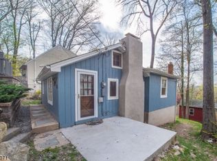 43 Ferris Ln, Oak Ridge, NJ 07438