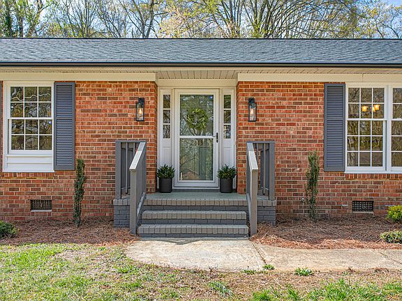4th image of 2413 Hillford Dr