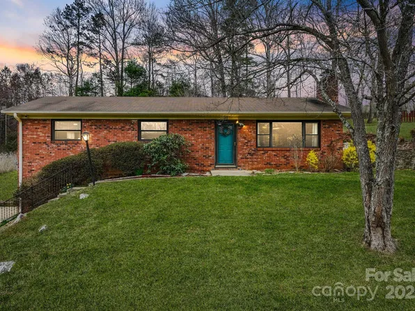 31 Vista Dr, Candler, NC 28715