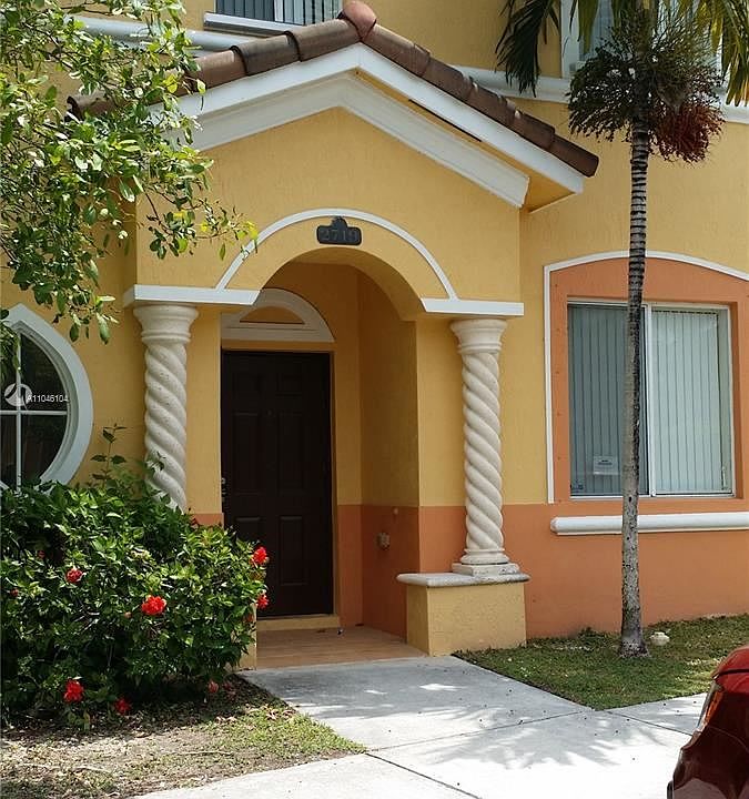 1st image of 2719 SE 15th Pl #158