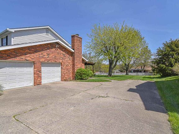 3rd image of 3041 Mary Lou Ct