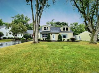 4388 White Acres Rd, Clarence, NY 14031