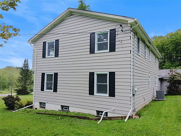 3rd image of 8688 Hayes Hollow Rd