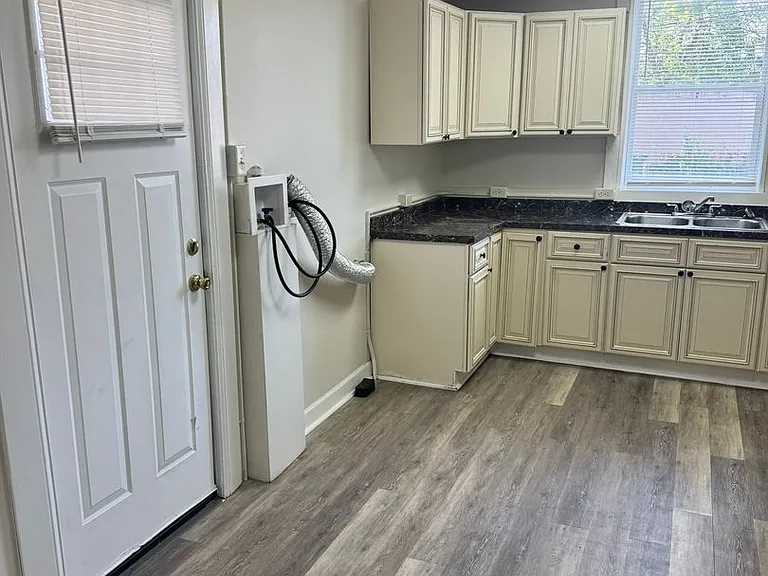 22 S Locust St — Photo 10