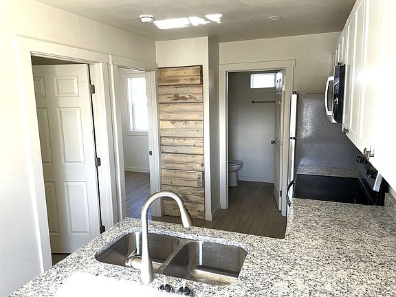 2nd image of 110 E Main St