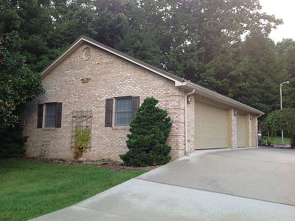 5th image of 533 Carrie Dr