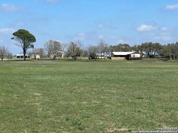2056 Ranch Road 165