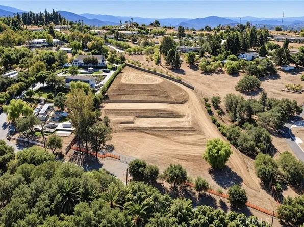 3261 Live Oak Park Rd, Fallbrook, CA 92028