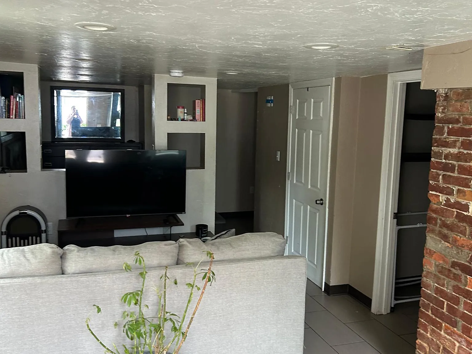 1 bed, 700 sqft, $1,100 — Photo 1
