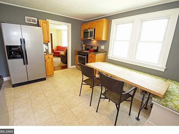 2nd image of 1056 Winslow Ave