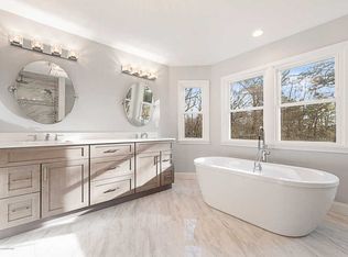 104 Tree Top Cir, Freehold, NJ 07728