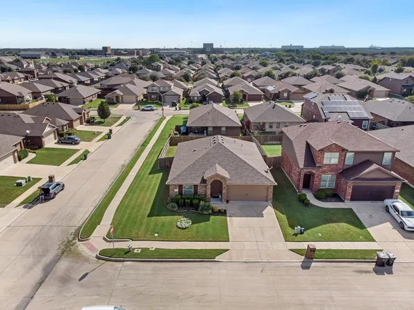 8236 Spotted Doe Dr, Fort Worth, TX 76179