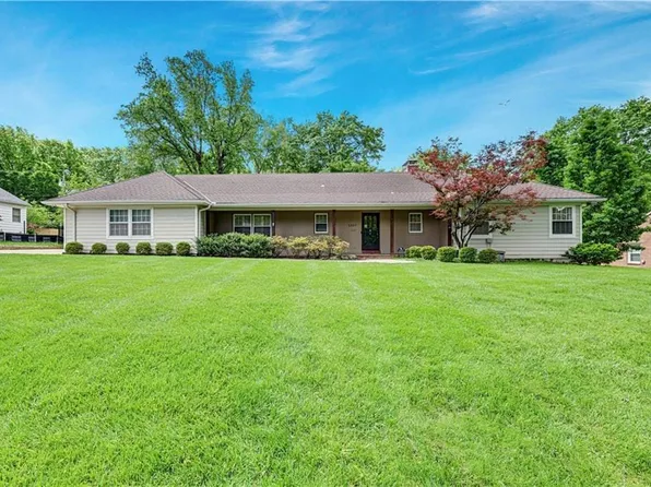 1227 W 66th St, Kansas City, MO 64113