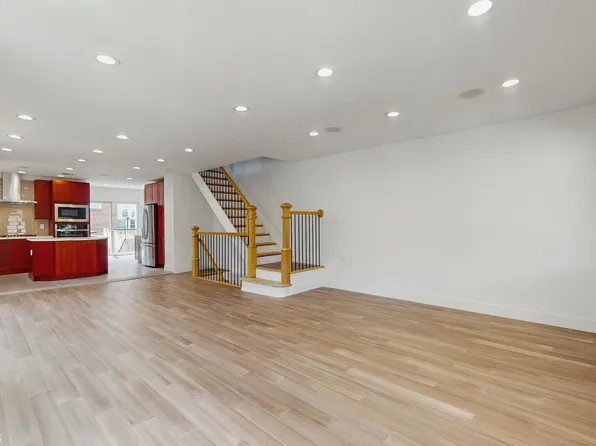 3912 Lyme Avenue image 5 of 23