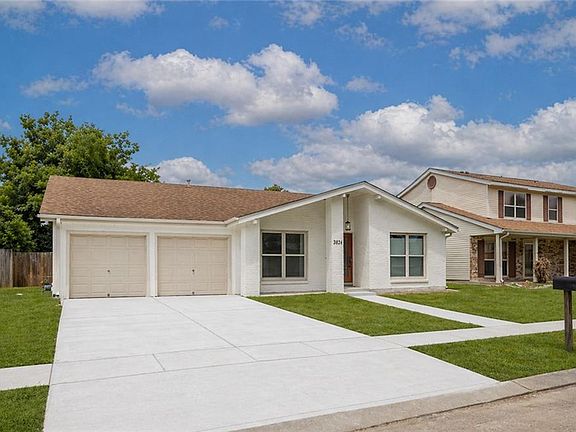 2nd image of 3824 Accacia Ln