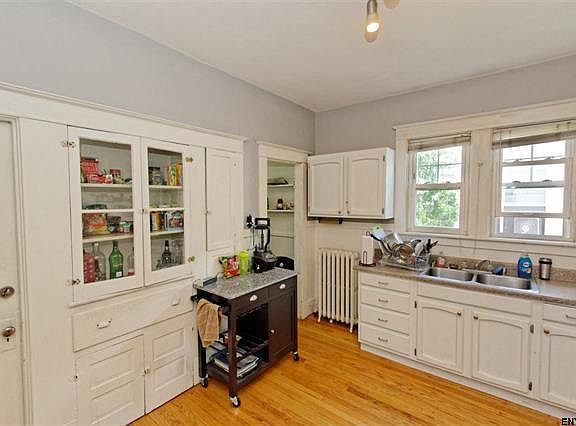 5th image of 7 Parkwood St #2
