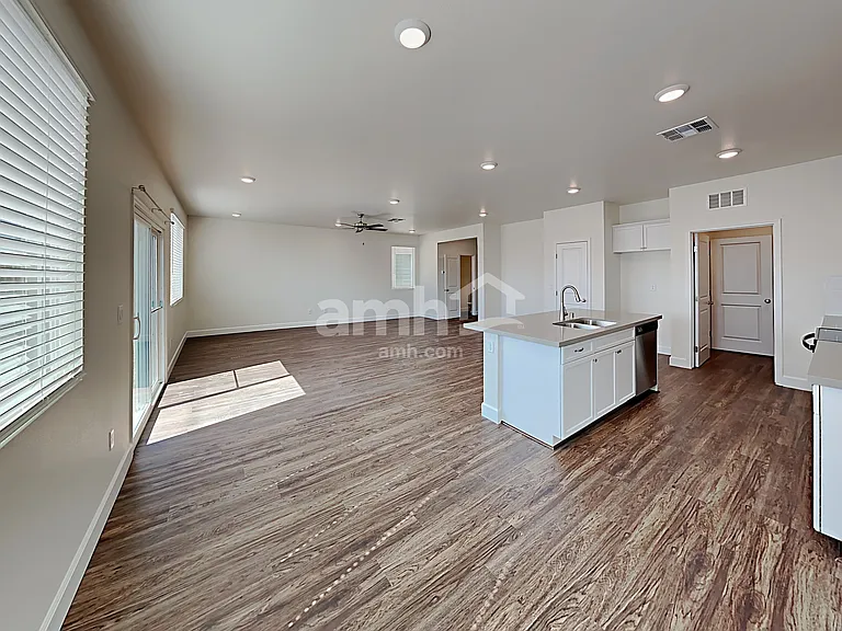 2021 Reaves Way — Photo 5