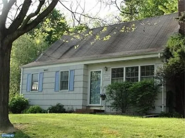142 Evergreen St, Mount Holly, NJ 08060