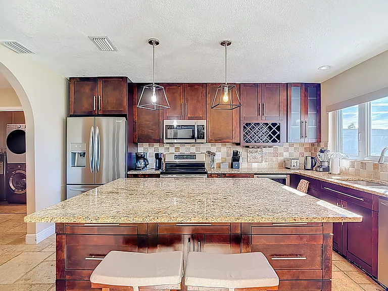 17208 Orangewood Dr — Photo 18