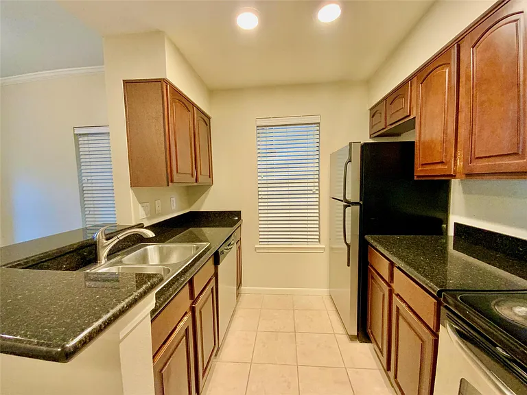6000 Shepherd Mountain Cv #315 — Photo 15