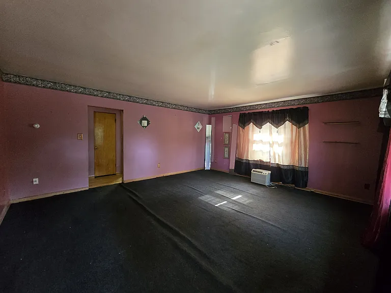 535 E 43rd Ave — Photo 29