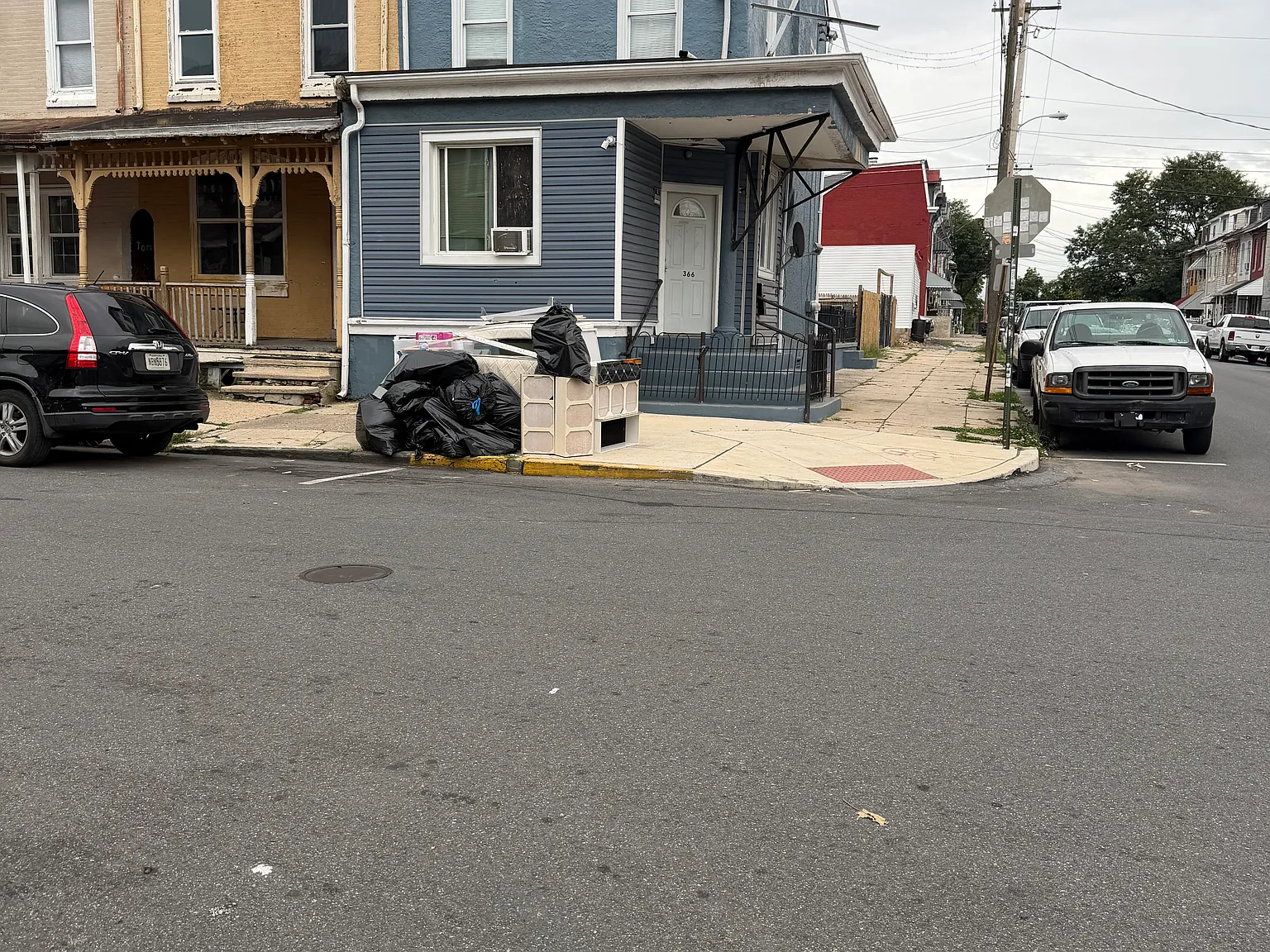 3 bed, $1,750 — Photo 1