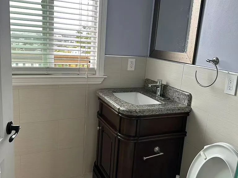 535 Mangels Ave #A — Photo 11