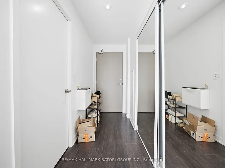 100 Harbour St #4611 — Photo 4