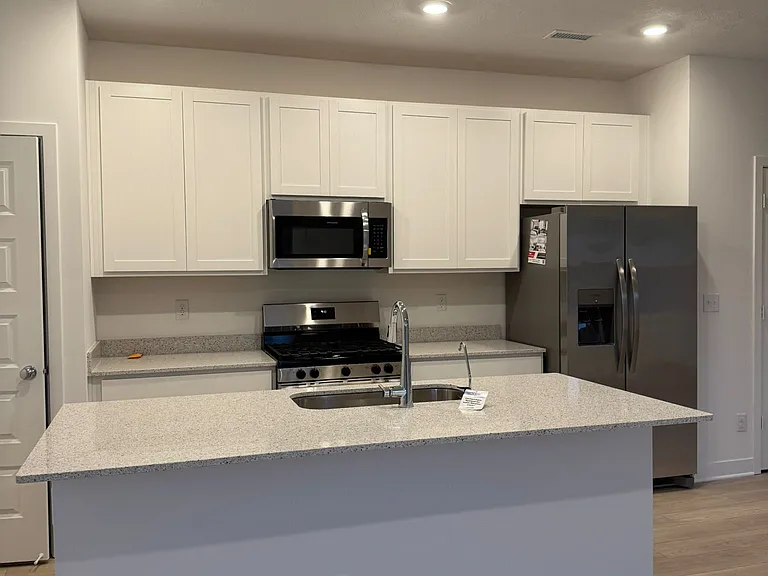 15322 Farrington Way — Photo 6