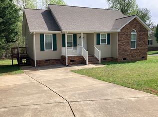 2405 Taylor Ct, Ramseur, NC 27316