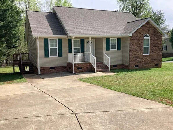 2405 Taylor Ct, Ramseur, NC 27316
