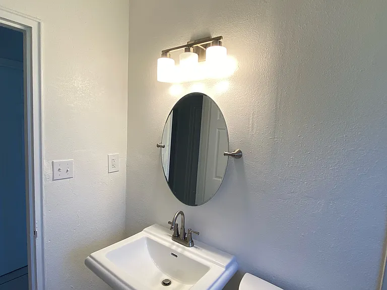207 Normandy St — Photo 18