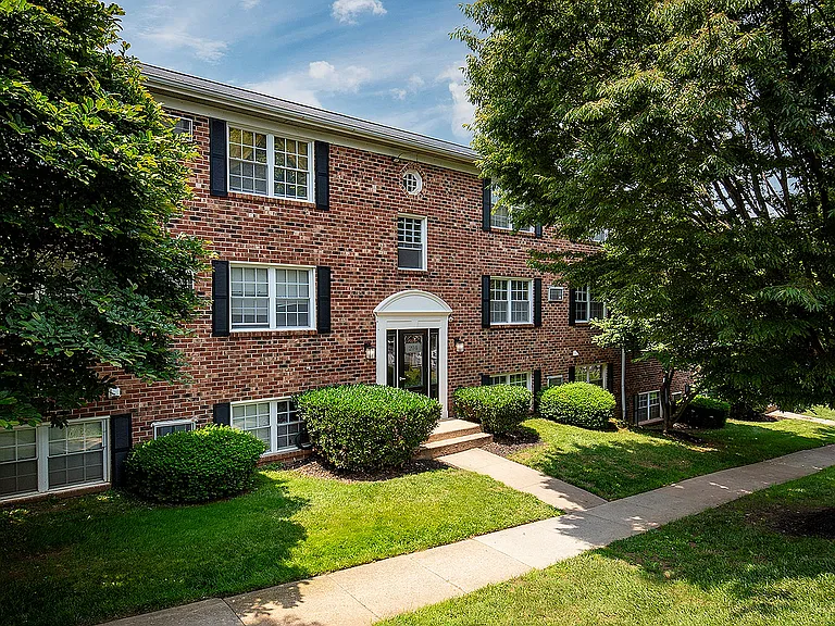 Exterior Audubon Pointe