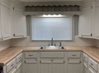 924 S Hawthorne Rd, Winston Salem, NC 27103