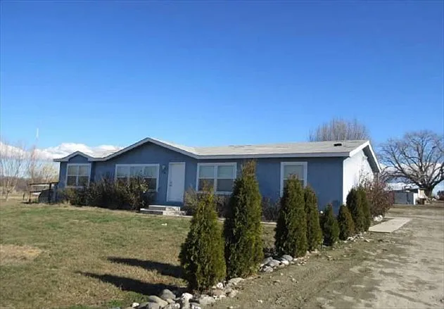 150 Swan Rd photo 1