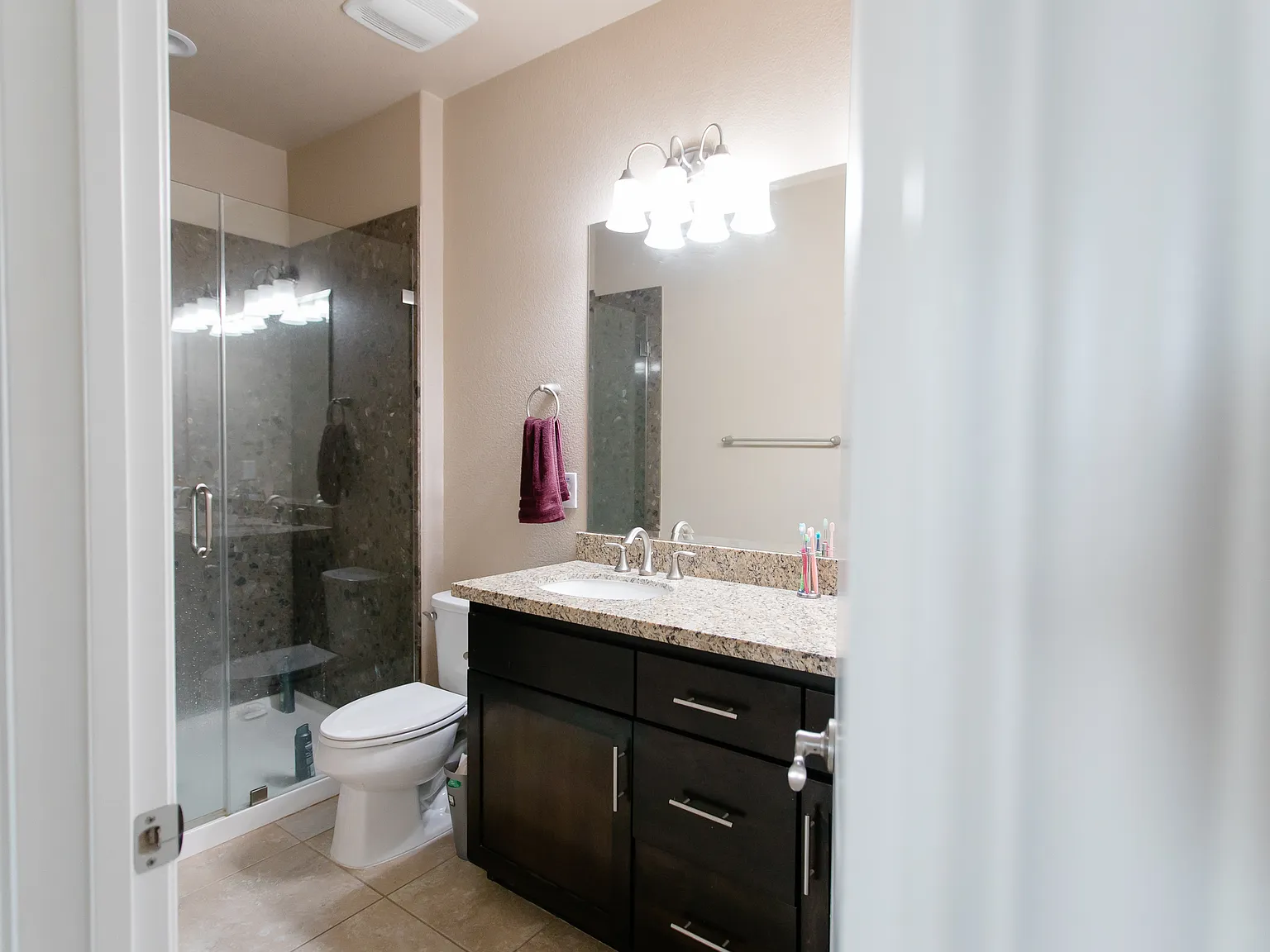 3 bed, 2.5 bath, 1460 sqft, $2,950 — Photo 3