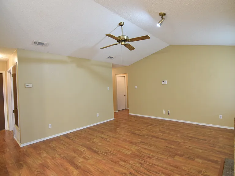 2502 Savage Dr — Photo 7