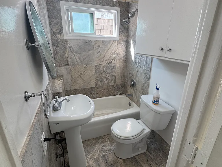 1028 Bayview Dr — Photo 11
