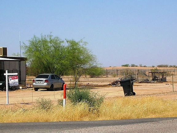 Corner lot. Perfect Investment!