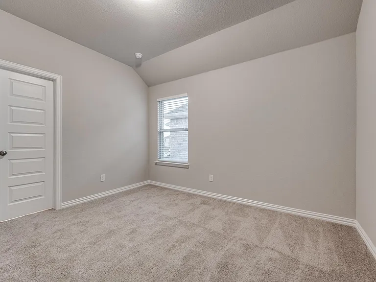 1237 Milfoil Dr — Photo 16