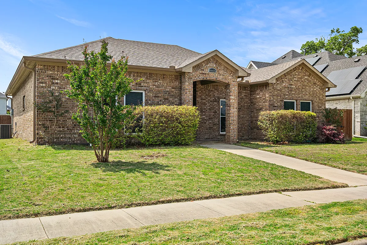 Building Photo - 8406 Willowbrook Dr