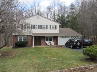 17 Seneca Trl, Randolph, NJ 07869