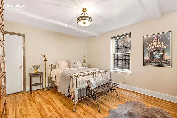 Sold by Sotheby's International Realty | media 7