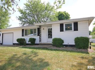 713 Belaire Dr, Washington, IL