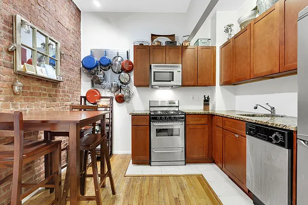 Rented by Cooper & Cooper Real Estate | media 15